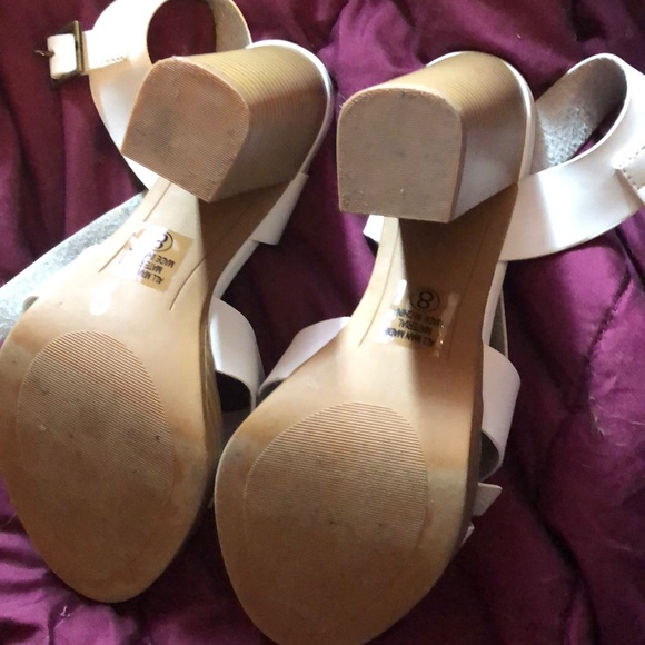 WHITE HEELS - Picture 4 of 6